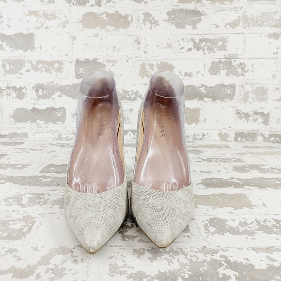 Guess Gray Silver Snakeskin Pattern Slip On Pointy Toe High Heels W281 - Picture 3 of 11